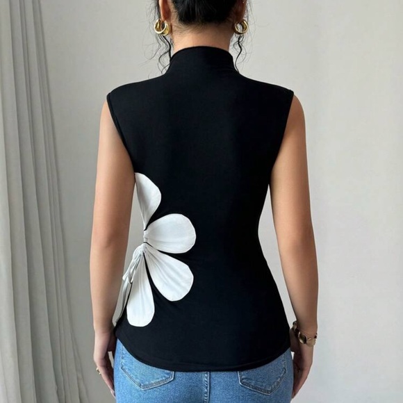 Black Sleeveless Top with White Floral Detail - Picture 2 of 5